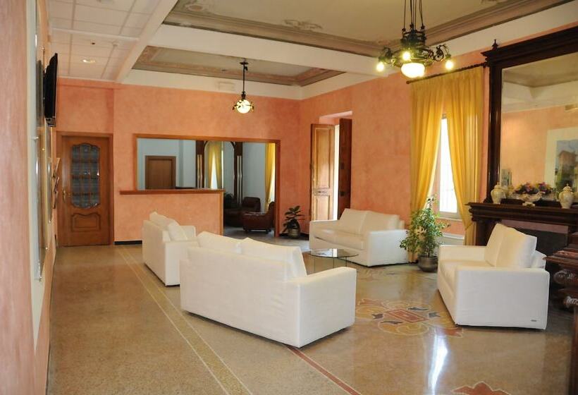 ホテル Albergo Villa Ester