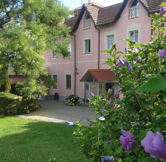 ホテル Albergo Villa Ester