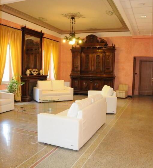 ホテル Albergo Villa Ester