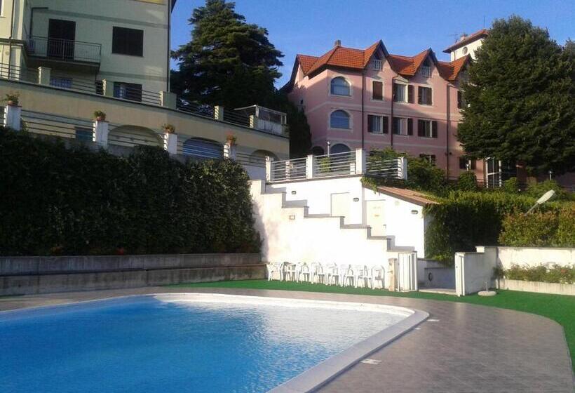 ホテル Albergo Villa Ester