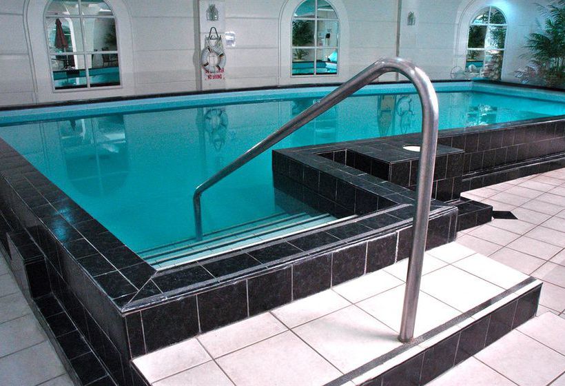 فندق Ambassador Sudbury