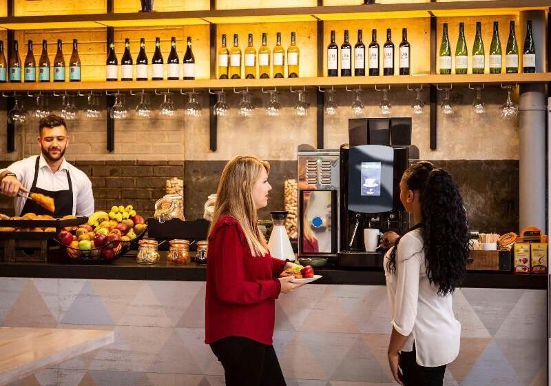 Aparthotel Adagio London Brentford