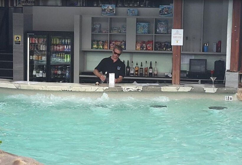 בית מלון כפרי Nrma Blue Dolphin Yamba Holiday Resort