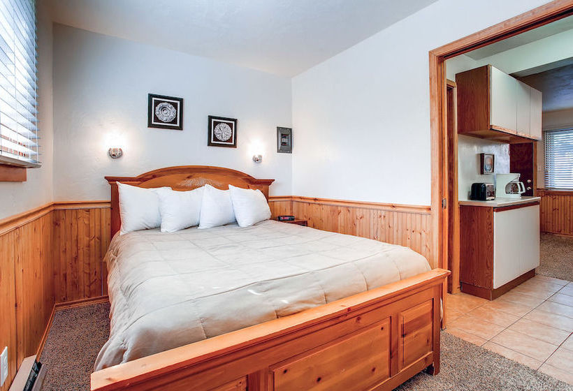 בית מלון כפרי Park Meadows Lodge