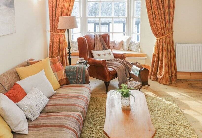 فندق Castle Apartment