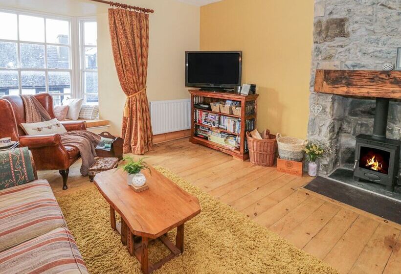 فندق Castle Apartment