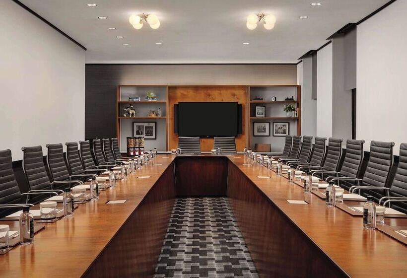 هتل Chicago Athletic Association, Part Of Hyatt