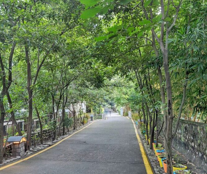 בית מלון כפרי Club Mahindra Corbett