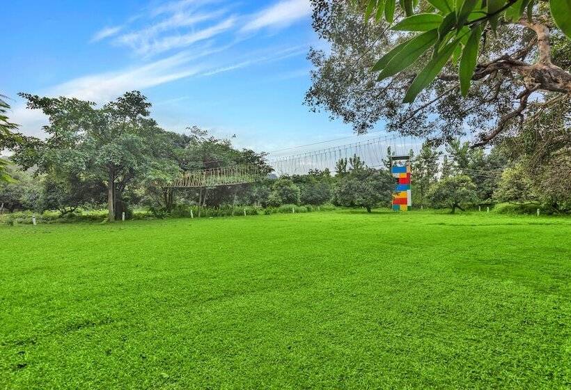 בית מלון כפרי Club Mahindra Corbett