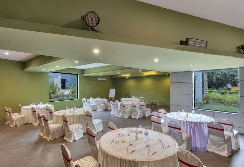 בית מלון כפרי Club Mahindra Corbett