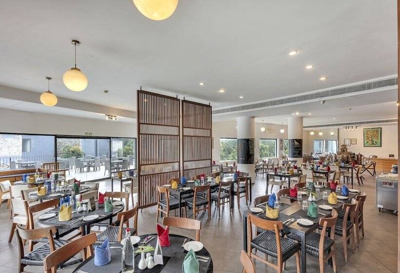 בית מלון כפרי Club Mahindra Corbett