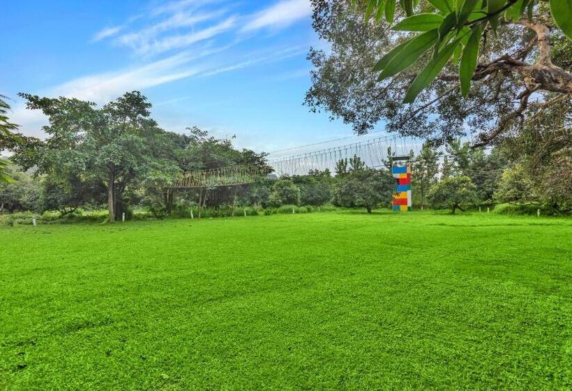 בית מלון כפרי Club Mahindra Corbett