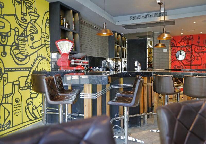 فندق Cumbres Lastarria