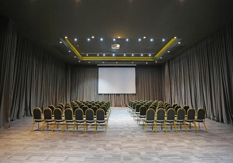 فندق Cumbres Lastarria