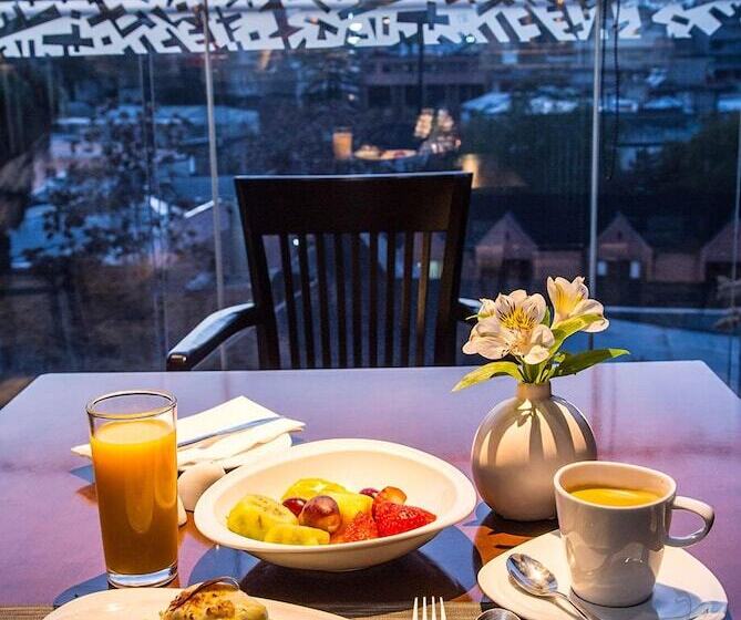 فندق Cumbres Lastarria