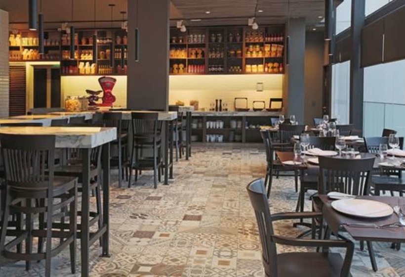 هتل Cumbres Lastarria