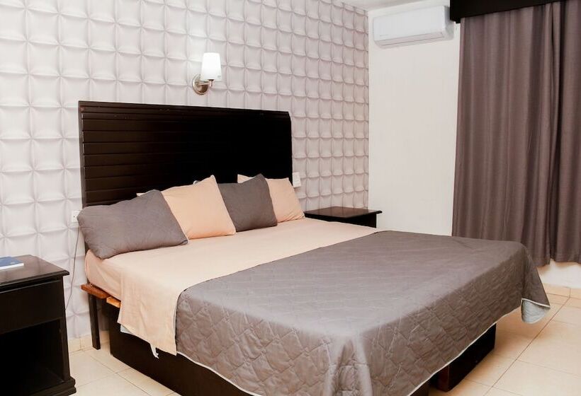 בית מלון כפרי El Mayo Inn