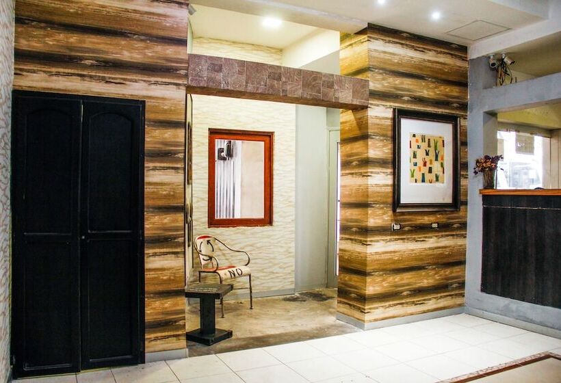 בית מלון כפרי El Mayo Inn