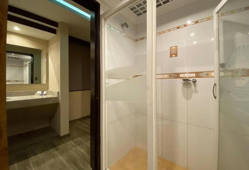 Отель Escala Central Del Norte