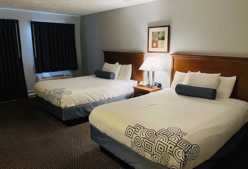Отель Fleetwood Inn & Suites