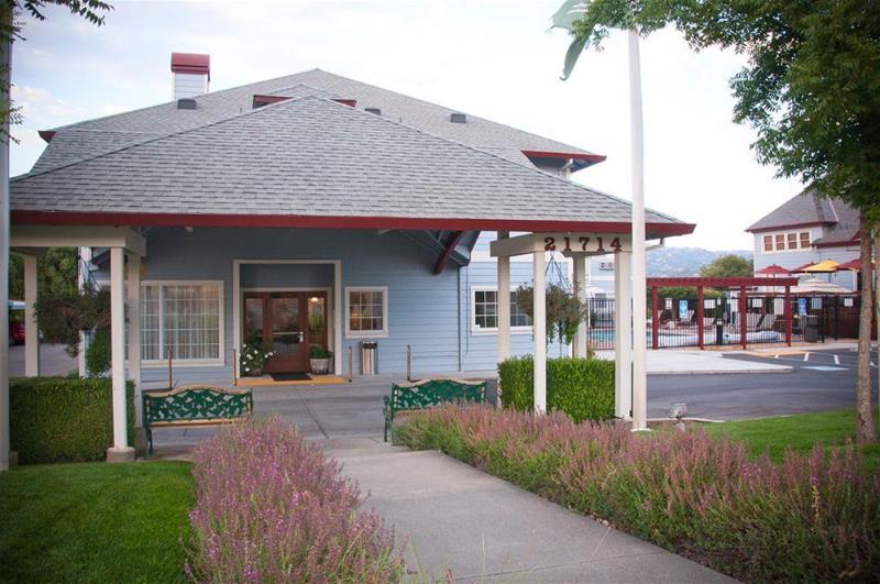 호텔 Geyserville Inn