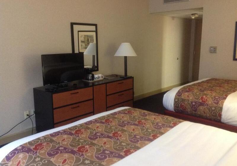 فندق Hawthorne Inn & Conference Center