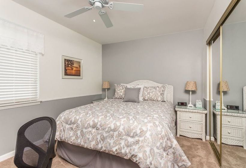 Отель Hodnett Cooper's Ship Watch