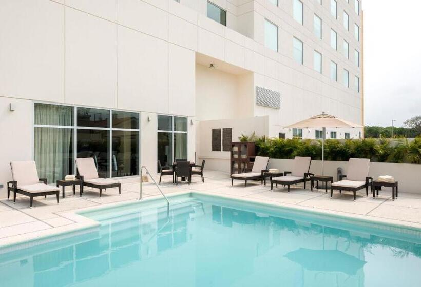 בית מלון כפרי Courtyard By Marriott Ciudad Del Carmen Campeche