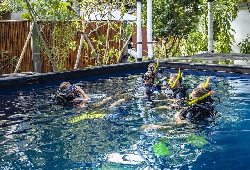 酒店 Manta Dive Resort Gili Air