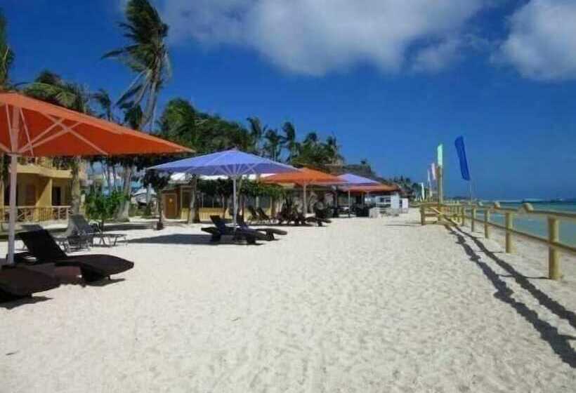 هتل Marlins Beach Resort