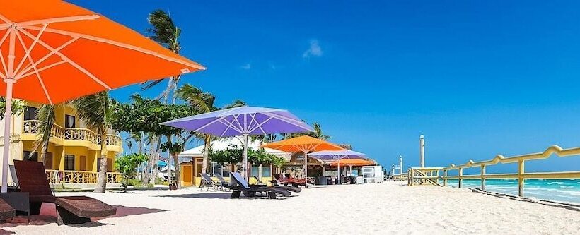 هتل Marlins Beach Resort