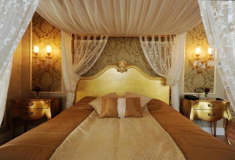 هتل Maroon Bosphorus