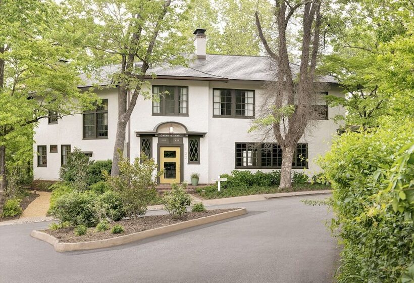 هتل Oakhurst Inn At The University