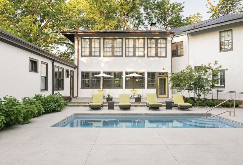 ホテル Oakhurst Inn At The University