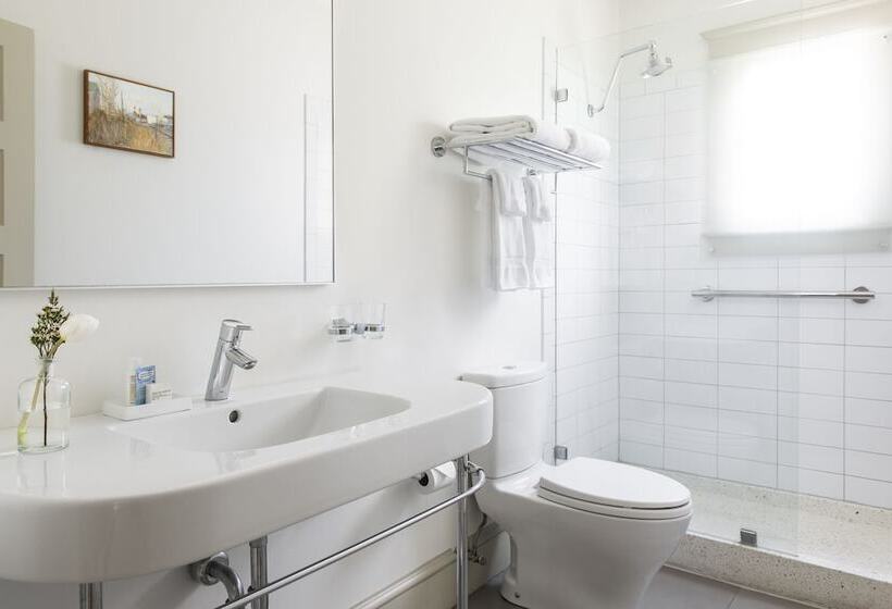 ホテル Oakhurst Inn At The University