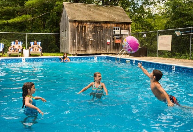 فندق Old Sturbridge Inn And Reeder Family Lodges