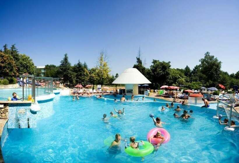 בית מלון כפרי Orchidea Park All Inclusive