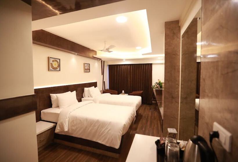 Отель Park Elanza Chennai