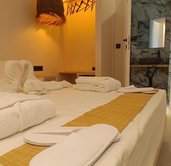 فندق Trees Boutique Art