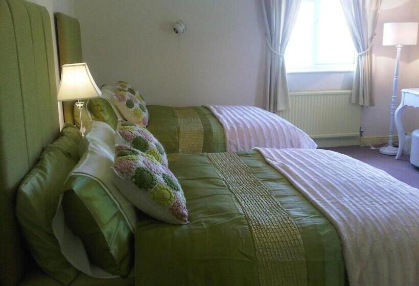 Отель Plumpton House