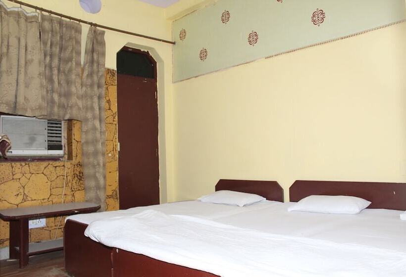 酒店 Raj Bed & Breakfast