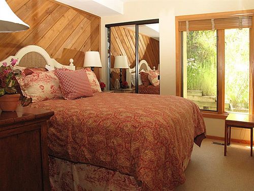 酒店 Ridgepoint Townhomes