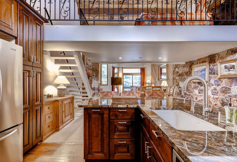 酒店 Ridgepoint Townhomes