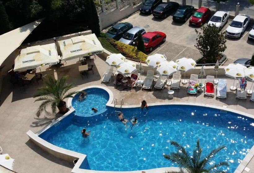 Royal Cove Aparthotel   Self Catering