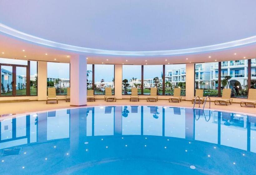 בית מלון כפרי Asterias Beach Resort