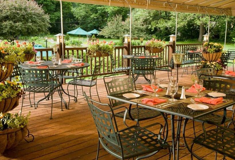 Отель Settlers Inn