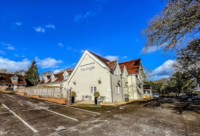 בית מלון כפרי The Angel