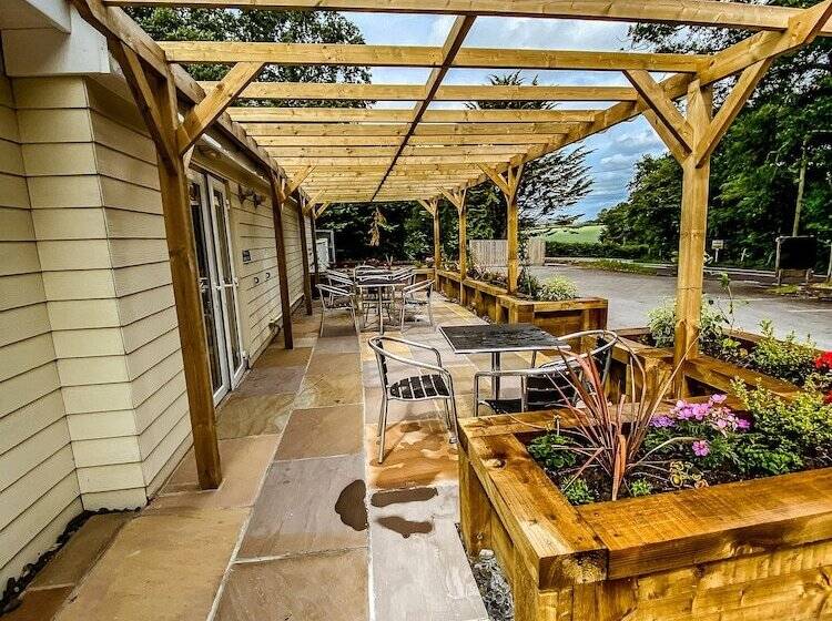 בית מלון כפרי The Angel