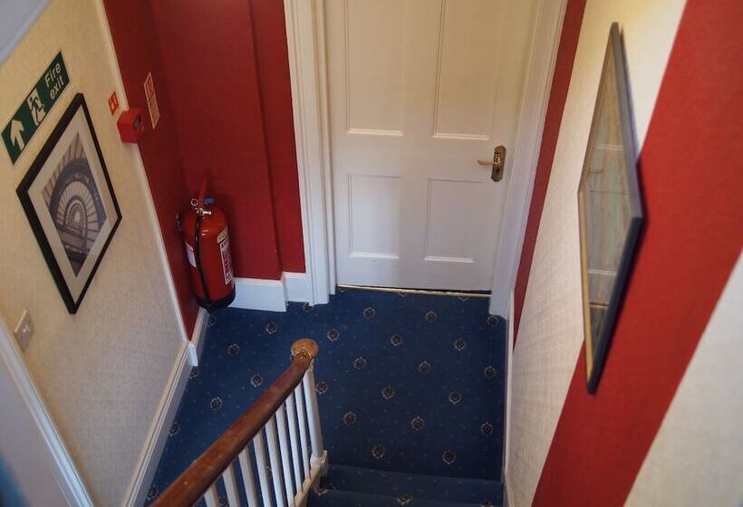 ホテル The Coach House