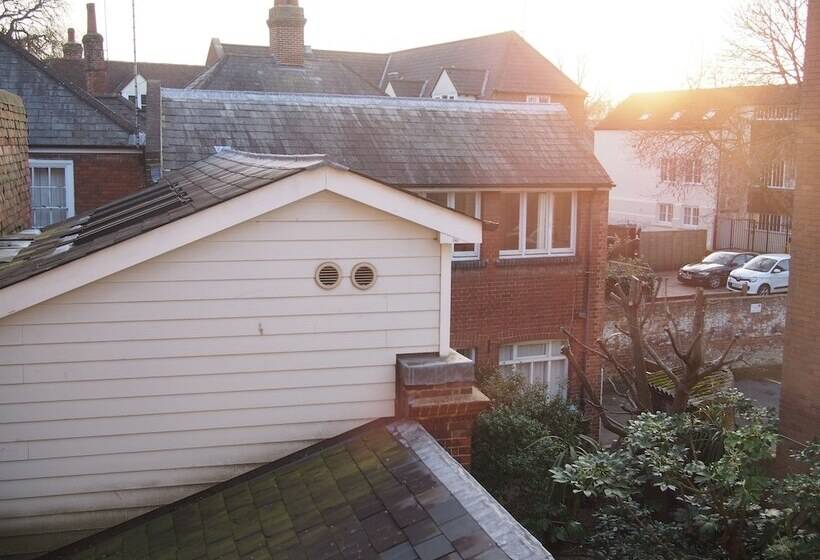 ホテル The Coach House